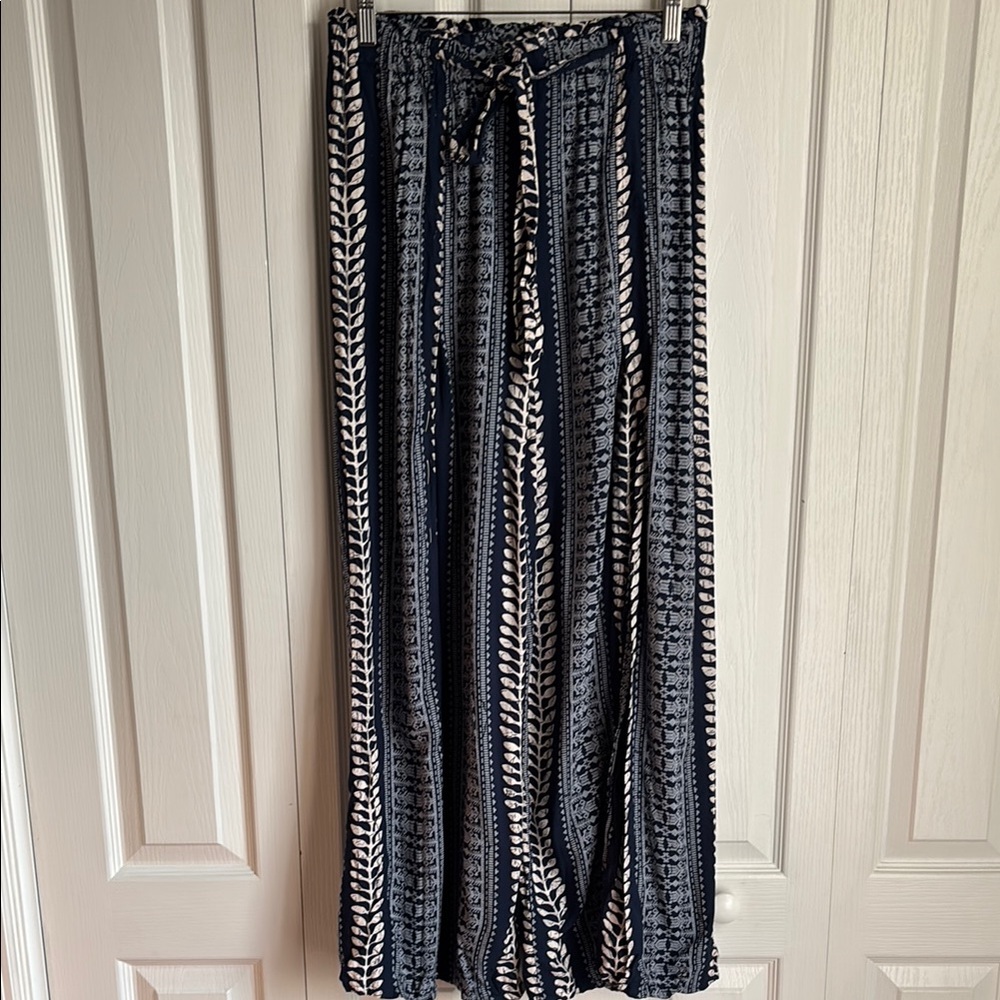 Angie Pull On Wide Leg Boho Pant. Size Large.